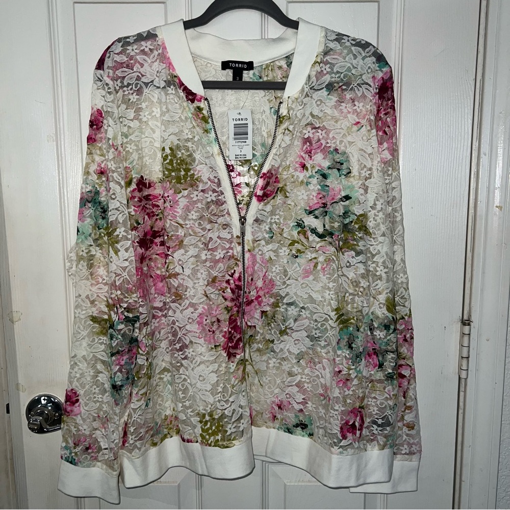 NEW torrid floral lace, long sleeve zip up top.